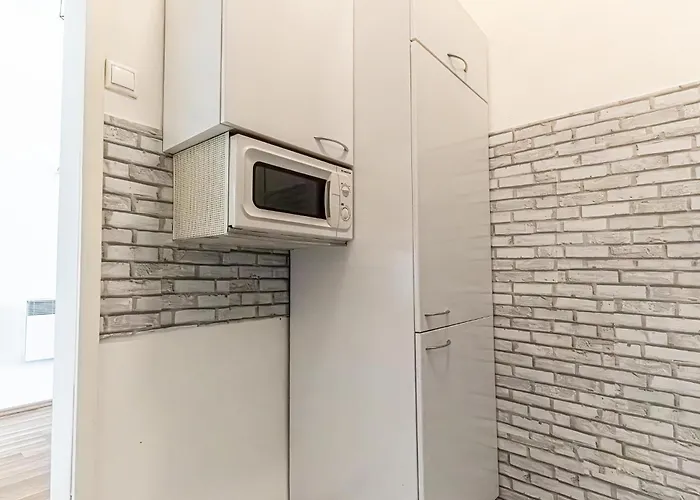 Explore Vienna: 1br Retreat Near Westbahnhof Apartamento