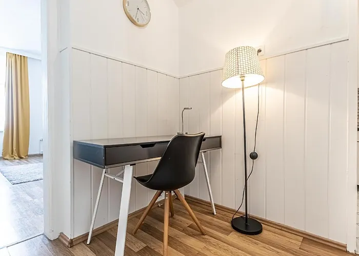 Explore Vienna: 1br Retreat Near Westbahnhof Apartamento *