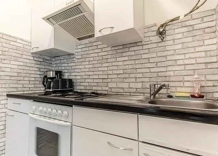 Explore Vienna: 1br Retreat Near Westbahnhof * Viena
