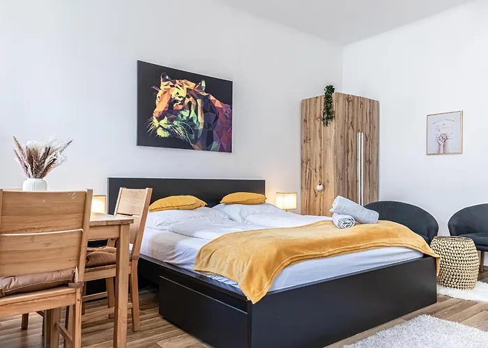 Explore Vienna: 1br Retreat Near Westbahnhof Apartamento *